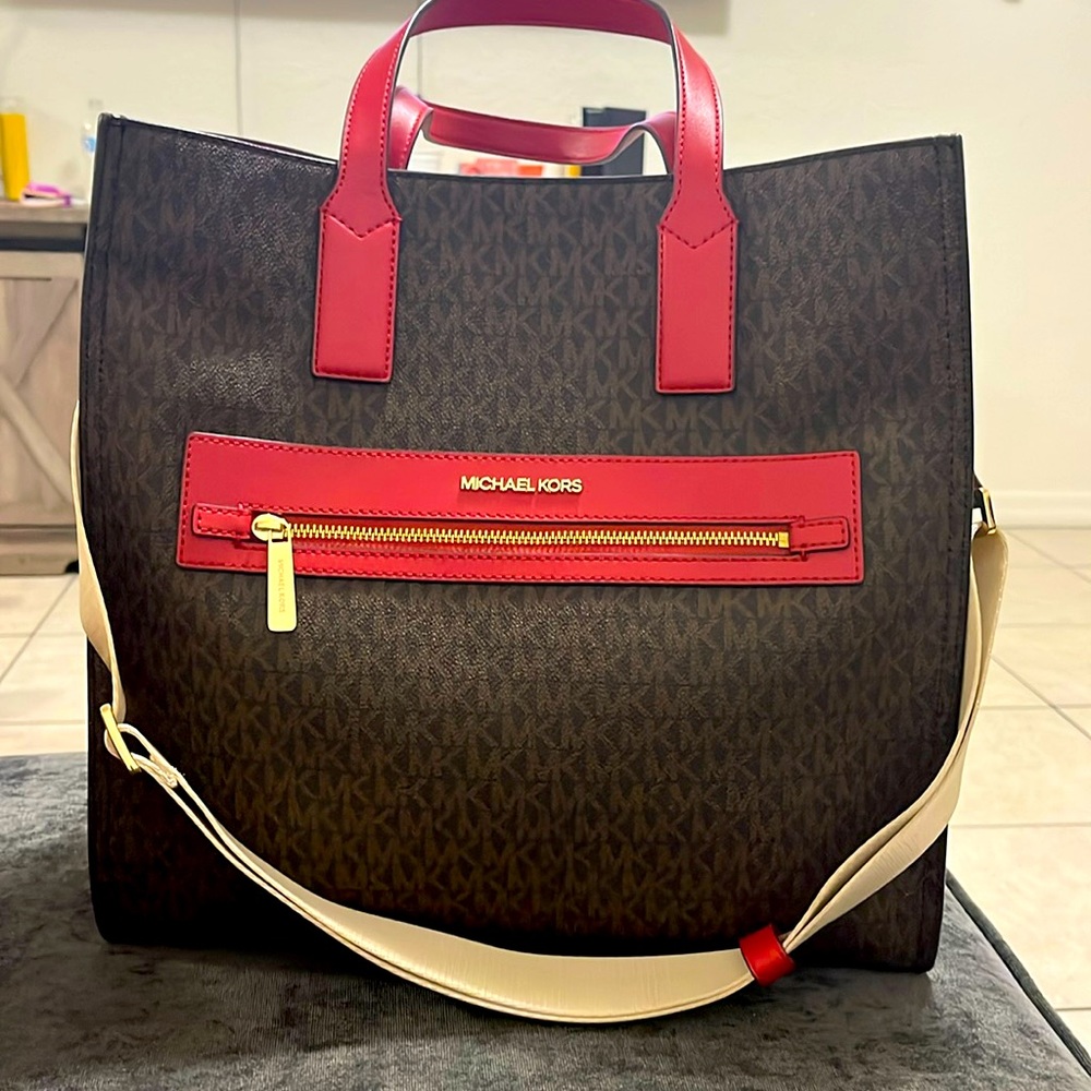 Michael Kors Authentic Women’s Purse